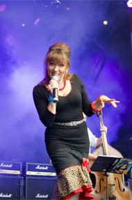 Mona live