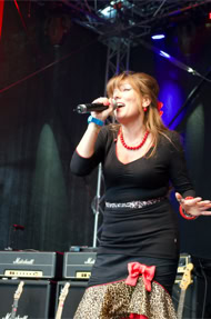 Mona live